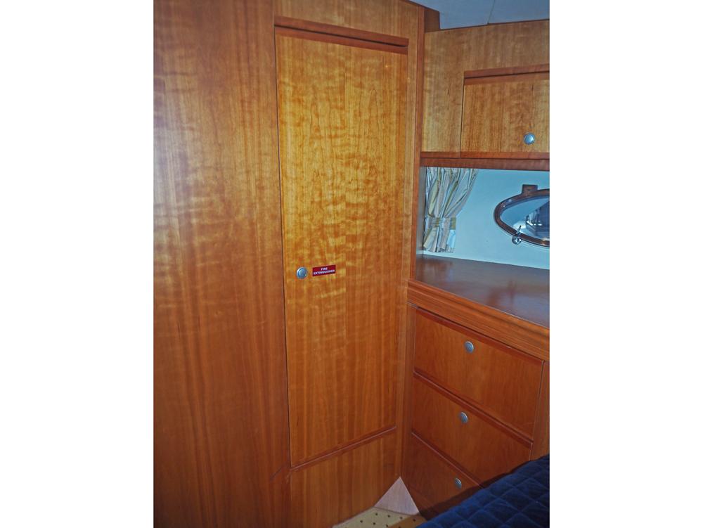 Cabin en avant, H&eacute;bergements